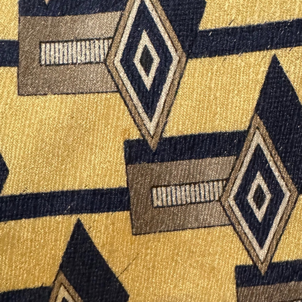 Geometric Patterned Yellow Tie - Picture 6 of 6